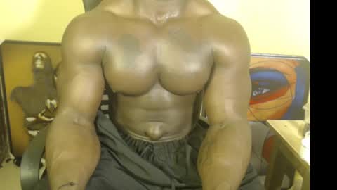 Snapshot of musclegodsammy23 chatting on March 4, 12:39 am musclegod23 online show from March 4, 12:39 am