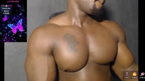 Snapshot of musclegodsammy23 chatting on December 2, 10:21 pm musclegod23 online show from December 2, 10:21 pm