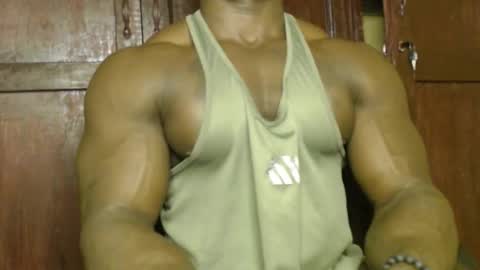 Snapshot of musclegodsammy23 chatting on September 23, 11:09 am musclegod23 online show from September 23, 11:09 am