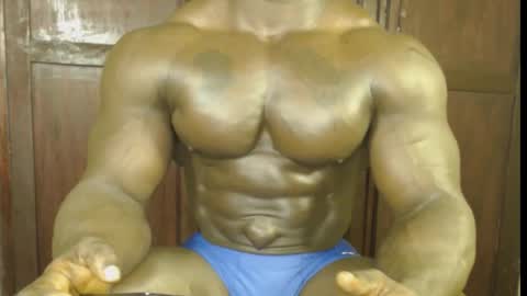 Snapshot of musclegodsammy23 chatting on October 29, 2:58 am musclegod23 online show from October 29, 2:58 am