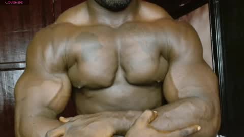 musclegod23 online show from April 15, 2:55 am