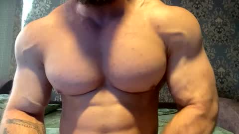 Snapshot of muscularjuggler chatting on October 16, 2:19 am muscularjuggler online show from October 16, 2:19 am