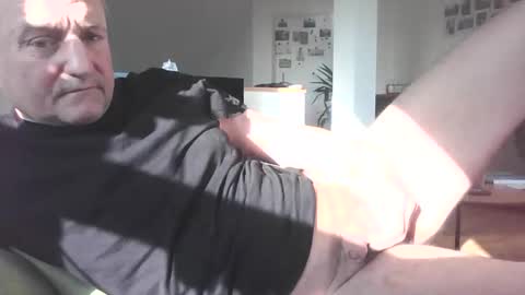 nobuddy online show from March 10, 7:33 am