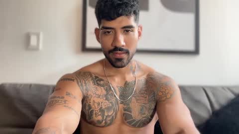 Myke esthetic online show from January 1, 9:09 pm