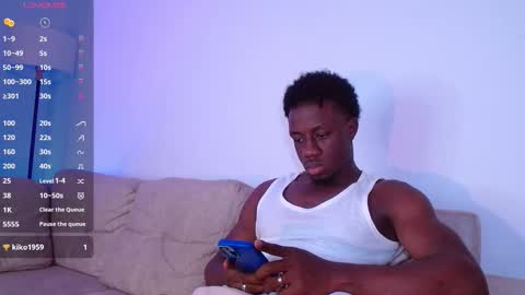 Mylo Wallace  online show from February 17, 1:32 pm