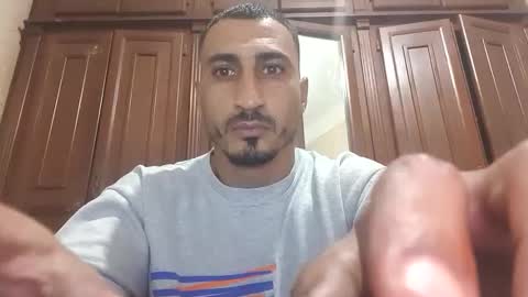 V online show from December 1, 5:05 pm