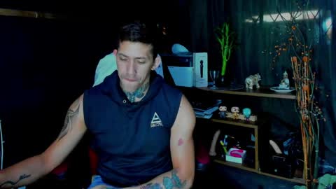 naider_1 online show from March 28, 6:46 am