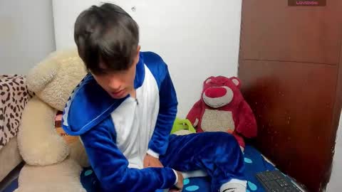  N A I M T H E  K I N G  online show from March 1, 3:39 am