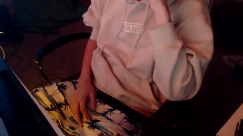 Drew online show from September 15, 3:41 am