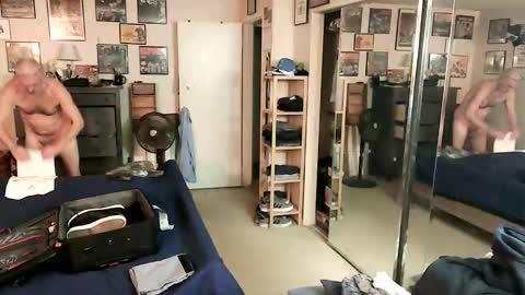 nakedmonkey online show from November 18, 2:37 am