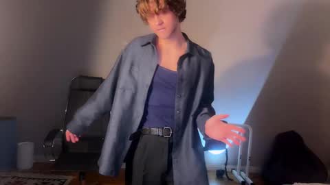 Georges online show from December 3, 9:01 pm