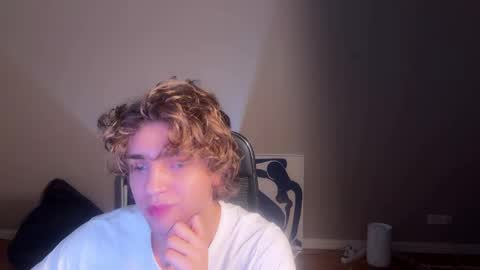 Georges online show from December 15, 9:09 pm