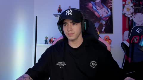 Snapshot of naranjo_seb chatting on December 31, 10:15 am sebastian online show from December 31, 10:15 am