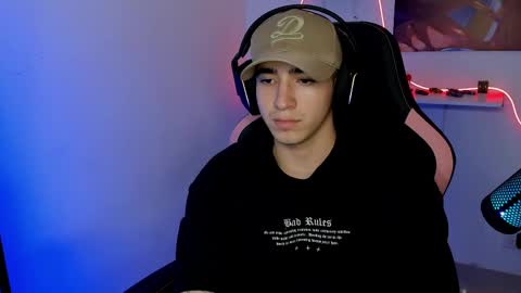 Snapshot of naranjo_seb chatting on February 25, 5:52 am sebastian online show from February 25, 5:52 am