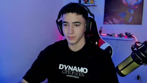 Snapshot of naranjo_seb chatting on February 14, 1:56 am sebastian online show from February 14, 1:56 am