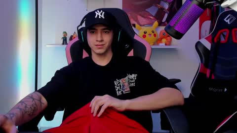 Snapshot of naranjo_seb chatting on December 29, 3:24 pm sebastian online show from December 29, 3:24 pm