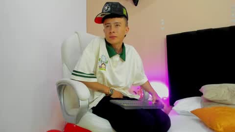 Nascary Fox online show from September 20, 11:27 pm