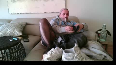 nassobout online show from February 19, 12:33 pm