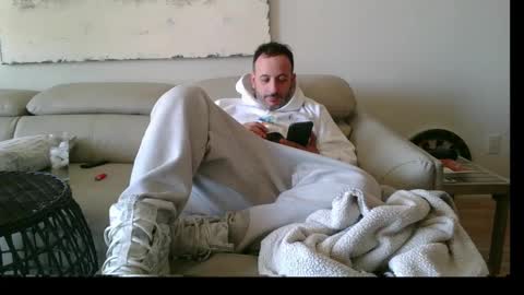 nassobout online show from February 22, 3:32 pm