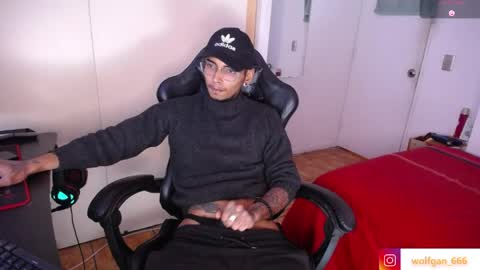 nathan_aress6666 online show from May 25, 11:22 pm