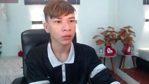 Snapshot of nathanclay chatting on September 12, 12:38 pm nathanclay online show from September 12, 12:38 pm