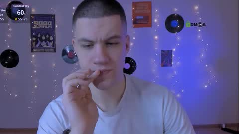 neo_raze_ online show from March 4, 8:38 pm