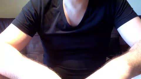 Snapshot of neu242gierig chatting on December 3, 11:21 am Neu242Gierig online show from December 3, 11:21 am