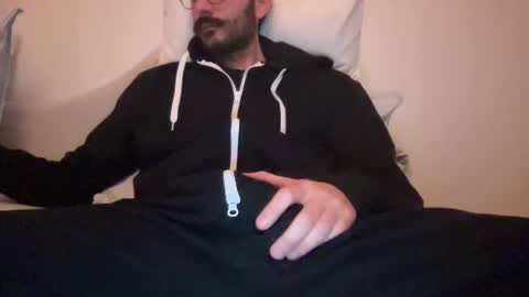 Snapshot of newmansins chatting on December 8, 5:11 pm Henry online show from December 8, 5:11 pm