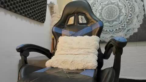 Yeison online show from February 18, 8:39 pm