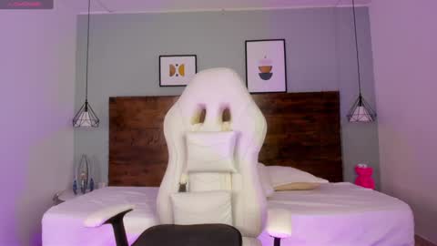 Snapshot of niall_falcon chatting on January 23, 12:09 pm Niall  online show from January 23, 12:09 pm