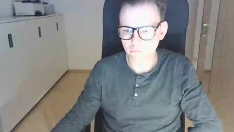 Snapshot of niceguyflo chatting on February 27, 12:08 am NiceGuyFlo online show from February 27, 12:08 am