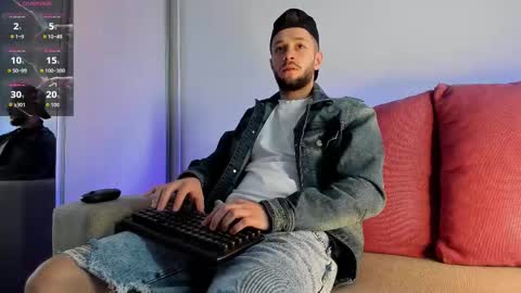 Snapshot of nicholassx chatting on September 25, 12:37 pm Nicholassx online show from September 25, 12:37 pm