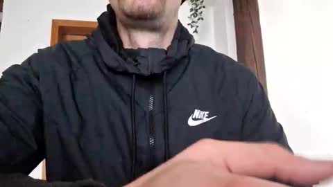 nick194207 online show from December 3, 9:37 am