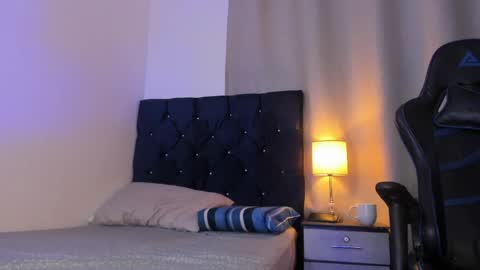 nick_zackk online show from May 30, 4:34 am