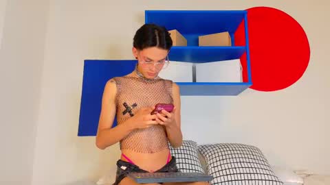 Snapshot of nickifox__ chatting on September 25, 7:46 pm NICKI FOX  online show from September 25, 7:46 pm