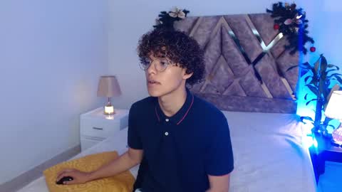 Snapshot of nickolas_moon chatting on December 14, 11:50 am Nickolas Muoz online show from December 14, 11:50 am