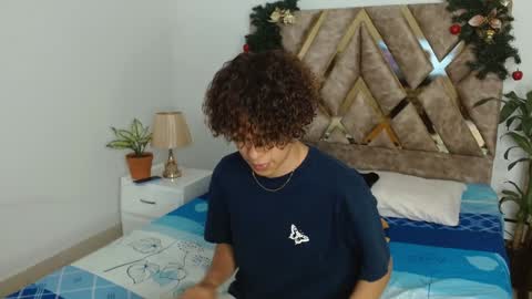 Snapshot of nickolas_moon chatting on December 15, 10:26 pm Nickolas Muoz online show from December 15, 10:26 pm