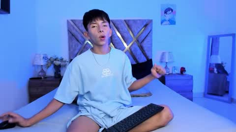 Snapshot of nickolas_moon chatting on October 19, 8:45 pm Nickolas Muoz online show from October 19, 8:45 pm