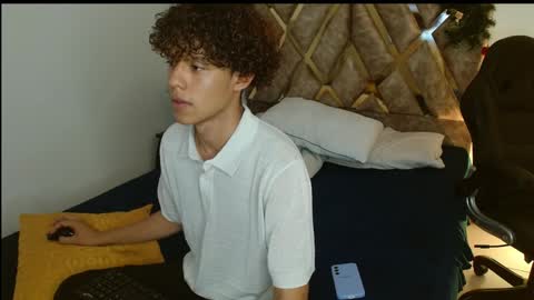 Snapshot of nickolas_moon chatting on December 31, 9:28 pm Nickolas Muoz online show from December 31, 9:28 pm