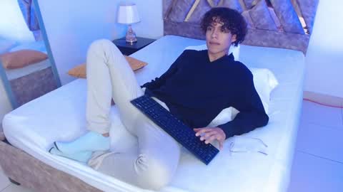 Snapshot of nickolas_moon chatting on January 9, 11:36 am Nickolas Muoz online show from January 9, 11:36 am