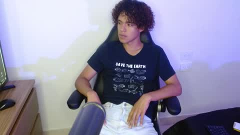 Snapshot of nickolas_moon chatting on September 10, 3:21 pm Nickolas Muoz online show from September 10, 3:21 pm