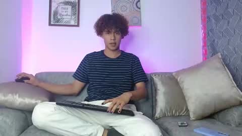 Snapshot of nickolas_moon chatting on February 14, 8:05 pm Nickolas Muoz online show from February 14, 8:05 pm