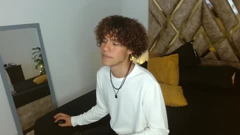 Snapshot of nickolas_moon chatting on January 29, 9:28 pm Nickolas Muoz online show from January 29, 9:28 pm