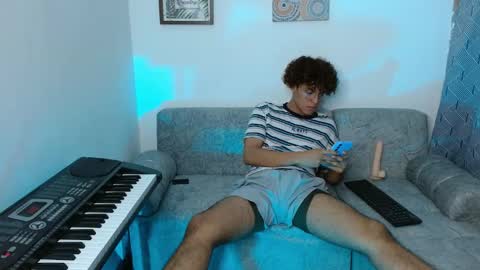 Snapshot of nickolas_moon chatting on January 13, 9:09 pm Nickolas Muoz online show from January 13, 9:09 pm