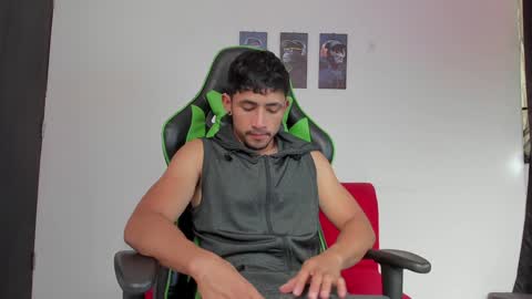 nicky online show from December 2, 7:58 pm