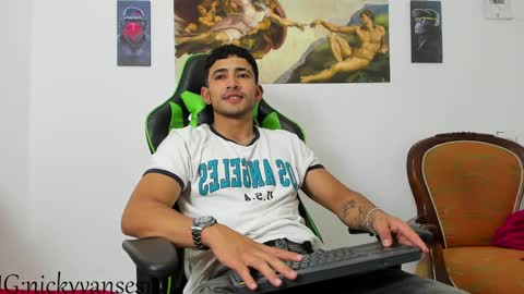 nicky online show from December 14, 8:51 pm