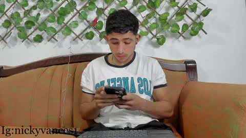 nicky online show from January 2, 8:35 pm