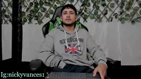 nicky online show from October 10, 7:18 pm