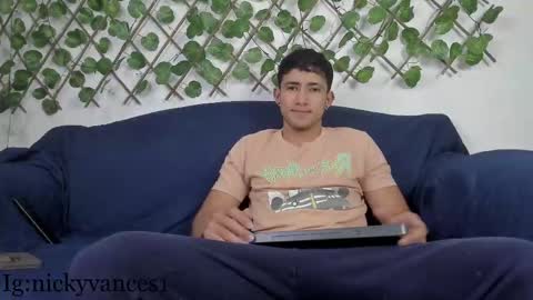 nicky online show from February 15, 7:39 pm