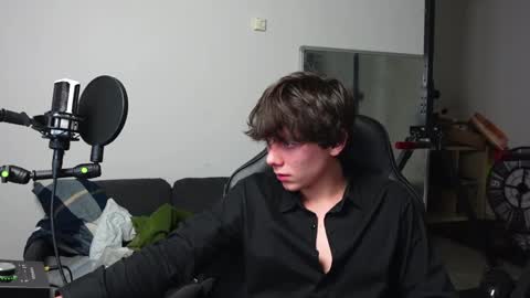 NICO DOMINO online show from January 7, 2:33 pm